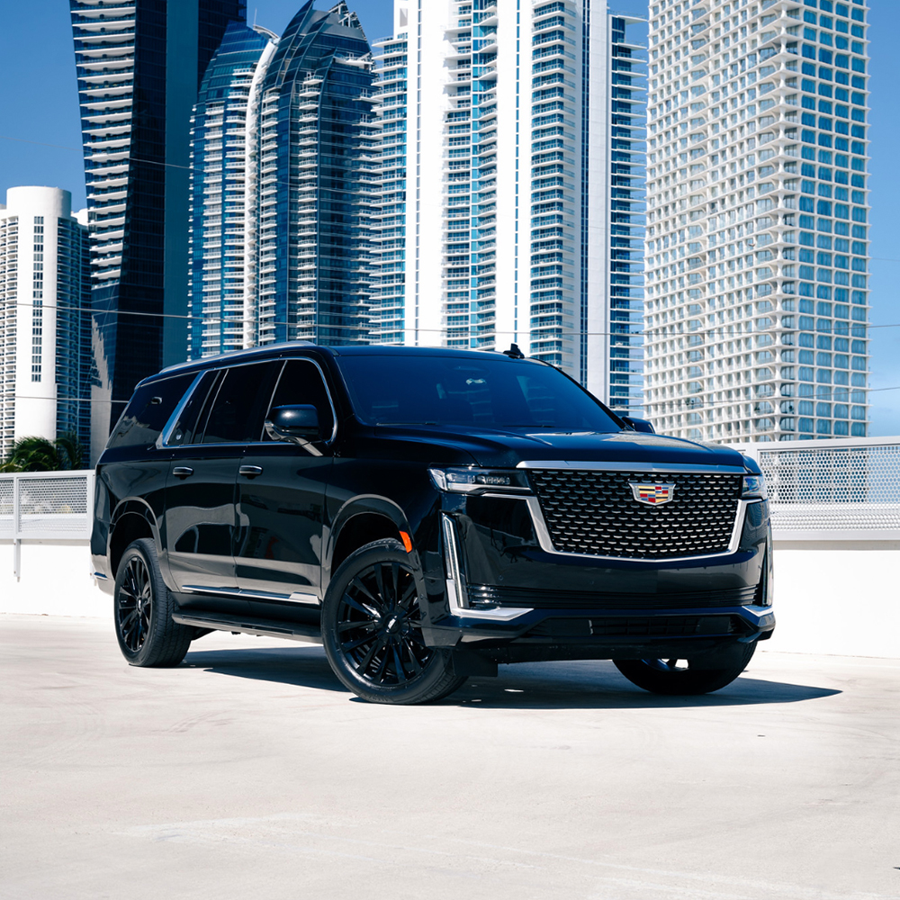 Representative full-size luxury SUV for Los Angeles rental planning